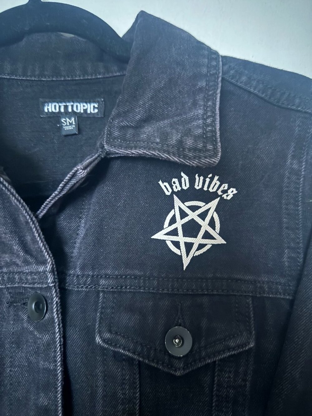 🖤 Hot Topic Bad Vibes Ouija Board Black Denim Jacket 🖤